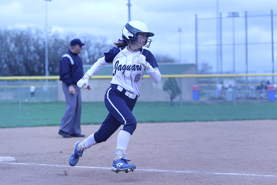 Softball Team Finishes Regular Season – Mill Valley News