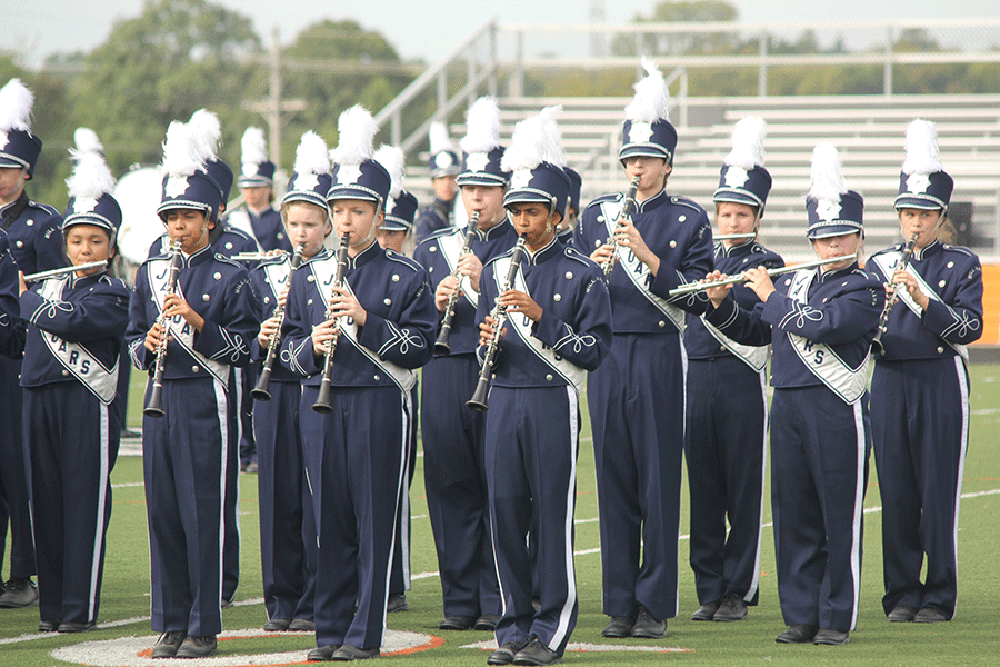 Marching band receives a two at Bonner Springs Marching Festival – Mill ...