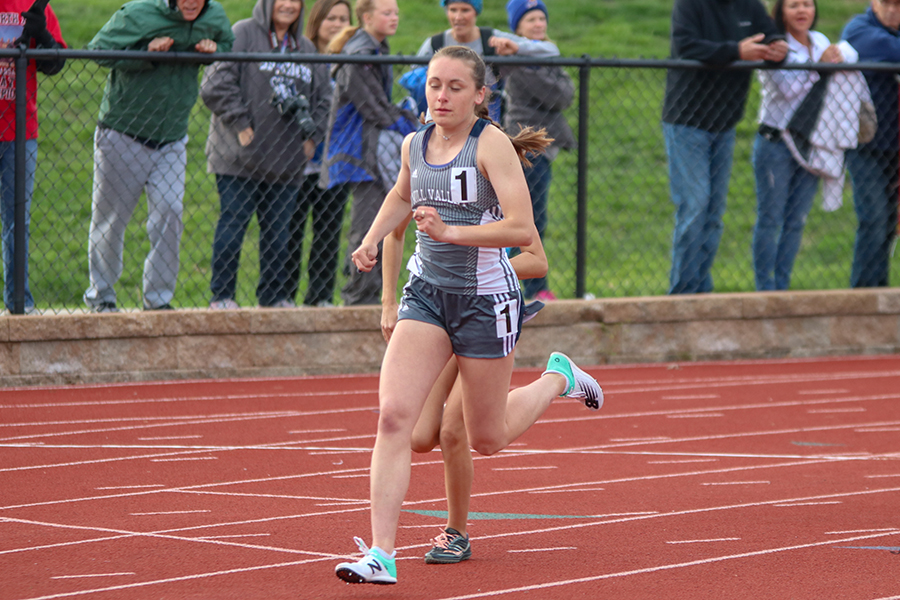 Gallery Girls track team places first at the Shawnee Mission North