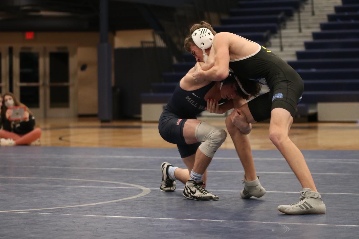 Wrestling team finishes third at Olathe North meet – Mill Valley News