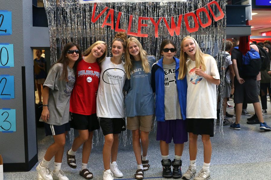 Why US high schoolers are dressing up for 'Adam Sandler Day