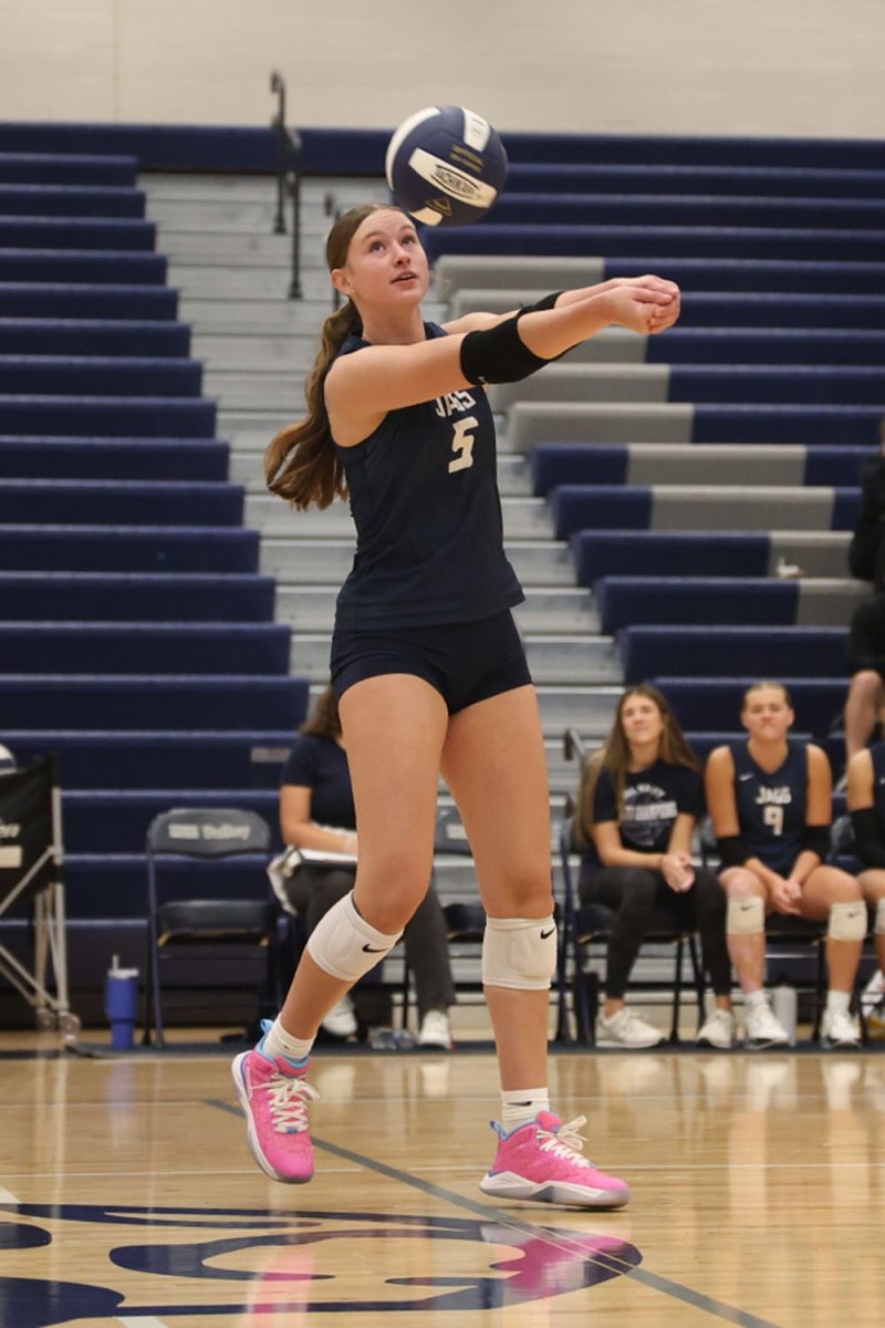 With her eyes on the ball, senior Saida Jacobs looks for a teammate to make the perfect pass Wednesday, Oct. 2.