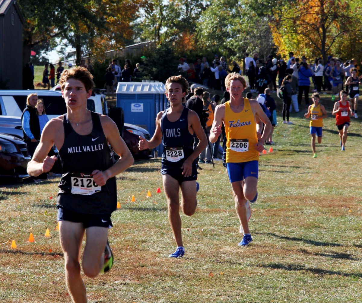 Pushing himself, senior Dalamar Read attempts to stay in the lead. 
